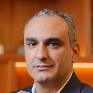 Dr. Tiago Bernardes, ortopedista especialista em quadril